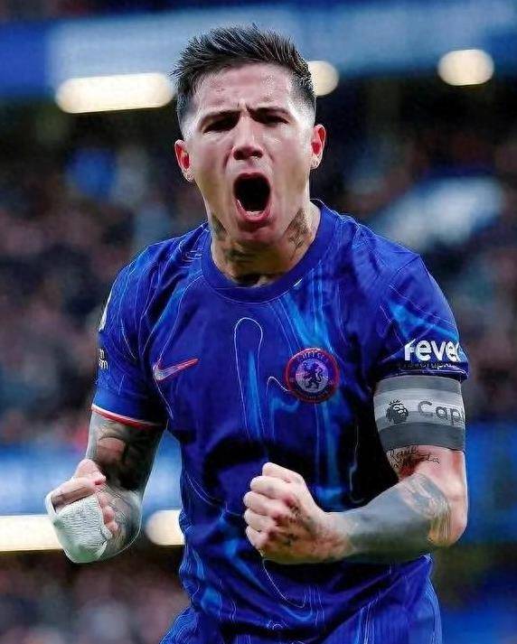 开云网页版-梅西在切尔西比赛中比赛局势复杂，大比分获胜引发热议！比赛高潮迭起的简单介绍-开云网页版