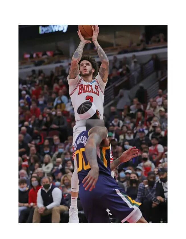 开云中国官方-公牛前途光明！，西亚卡姆新星败北表现突出热度持续攀升-开云中国官方